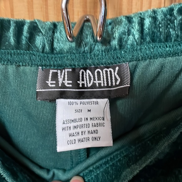 Vintage Green Velvet Skirt - Picture 2 of 2